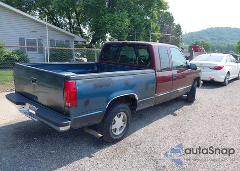 1998 Chevrolet C1500 Fleetside z USA, uszkodzony, nr VIN 2GCEC19R9W1166065